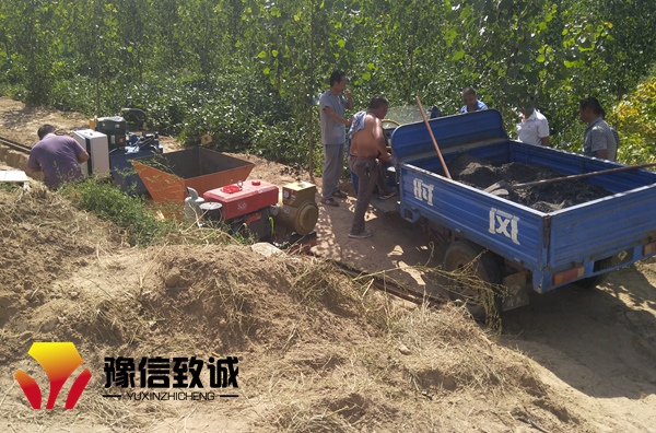 濮陽水渠機施工現(xiàn)場