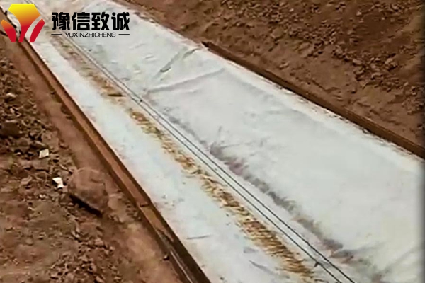 邊溝襯砌機帶土工布