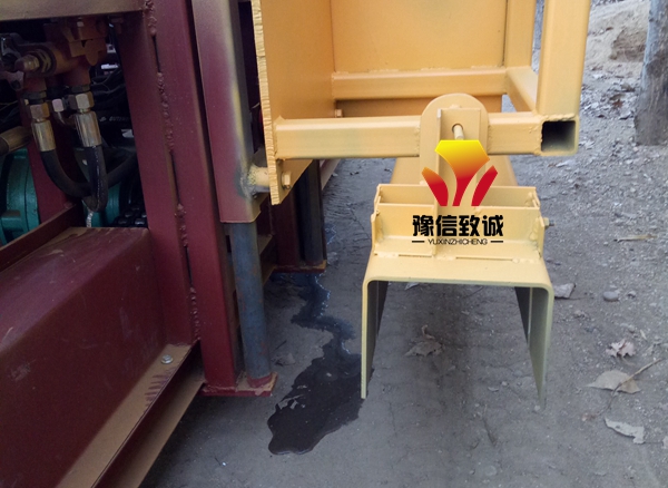 路沿石滑模機(jī)模具